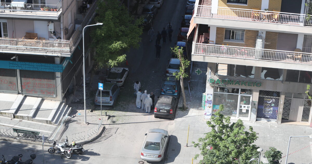 Θεσσαλονίκη: Ποινικό χτύπημα με αντιεξουσιαστικό «μανδύα» πίσω από τη βόμβα – Η «κούριερ», ο «μπροστινός», ο «μάγειρας» και το σημείωμα στην τσέπη της 38χρονης