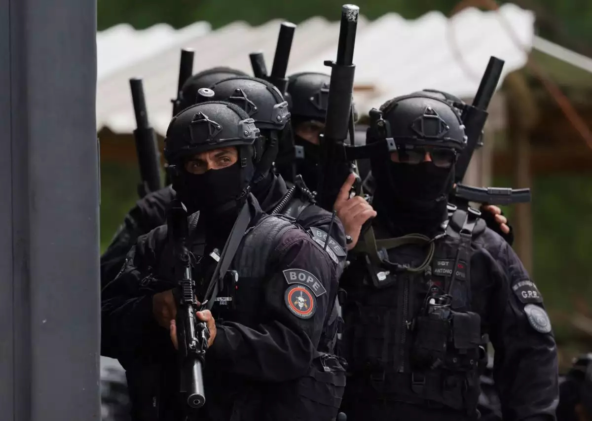Πάνοπλοι Βραζιλιάνοι αστυνομικοί