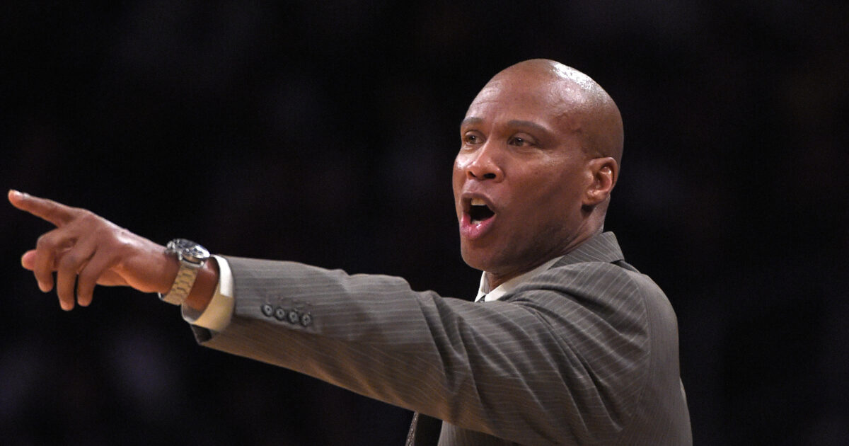 Byron Scott is accused of sexually attacked on 15 years 38 years ago