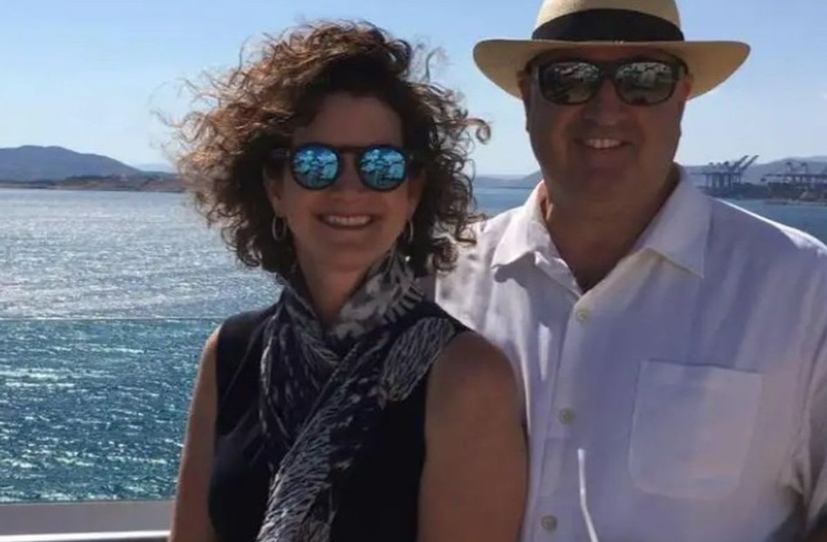 Η Κάρμελ και ο Κρις Ντιλένεϊ / Carmel Delaney Facebook