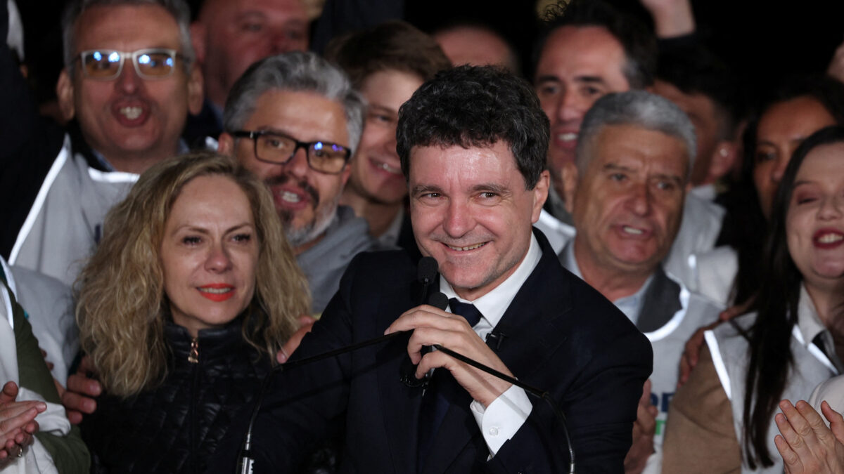Ο Νικουσόρ Νταν
