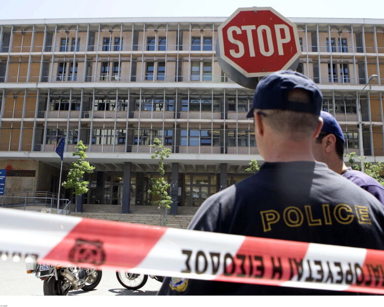 Θεσσαλονίκη: Στο αυτόφωρο για μικροποσότητες ναρκωτικών οι πέντε Τούρκοι συλληφθέντες – Δεν εμπλέκονται στο επεισόδιο με τους πυροβολισμούς