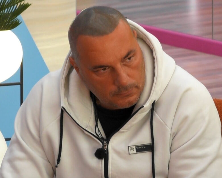 Ο Δημήτρης αποχώρησε από το Big Brother – Στενοχωρήθηκε η Ζωή