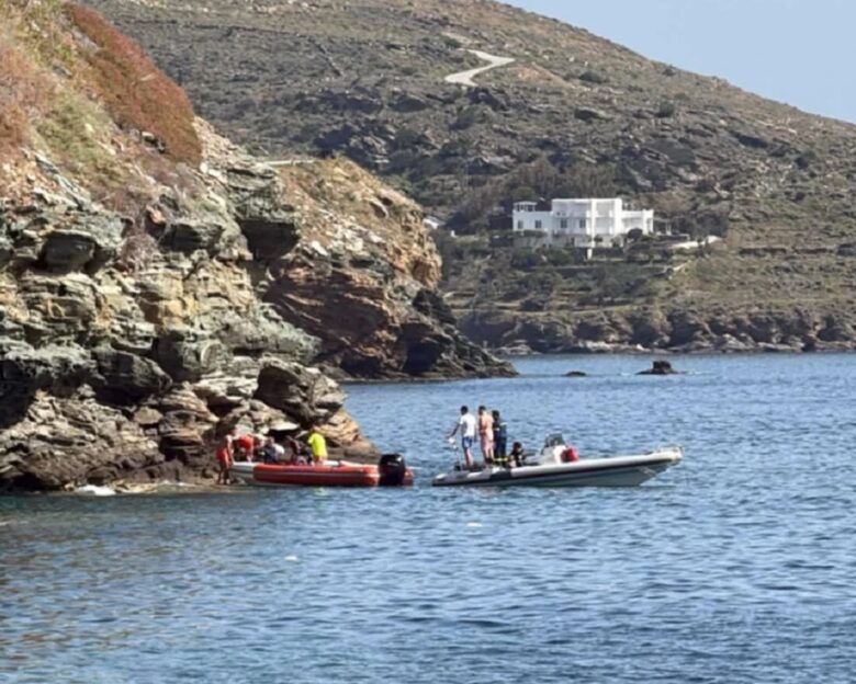 Τραγωδία στην Άνδρο: Νεκρή γυναίκα μετά από πτώση αυτοκινήτου στη θάλασσα