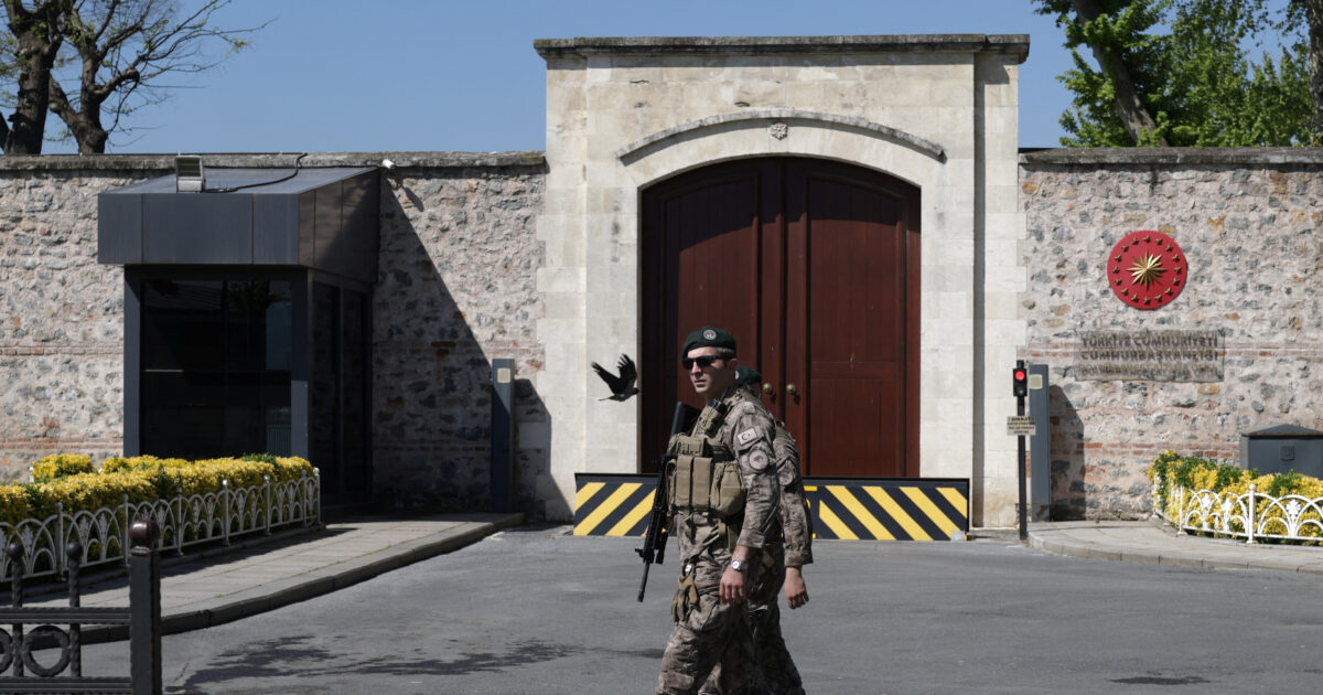 Μαρία Ζαχάροβα: Αναβλήθηκαν για το απόγευμα οι συνομιλίες Ρωσίας – Ουκρανίας, με πρωτοβουλία της Τουρκίας