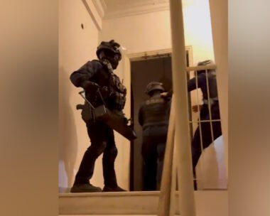 Έφοδος σε σπίτια για κύκλωμα παράνομης διακίνησης μεταναστών