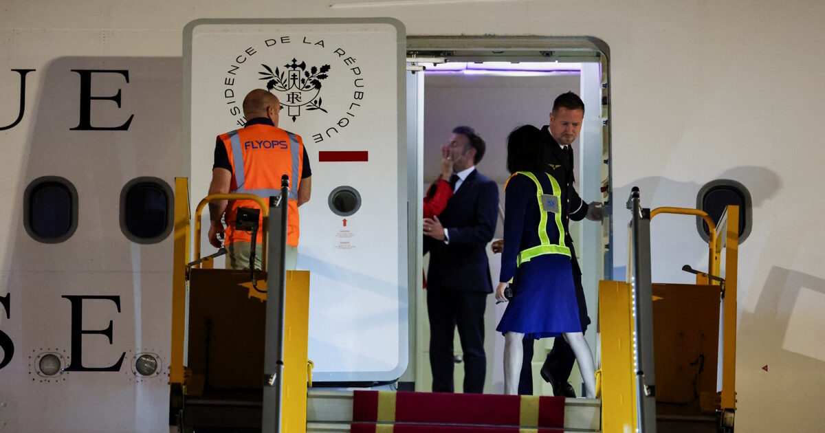 Twitter “triggered” Emmanuel Macron about Brigitte’s slap: video “continued” to their fight