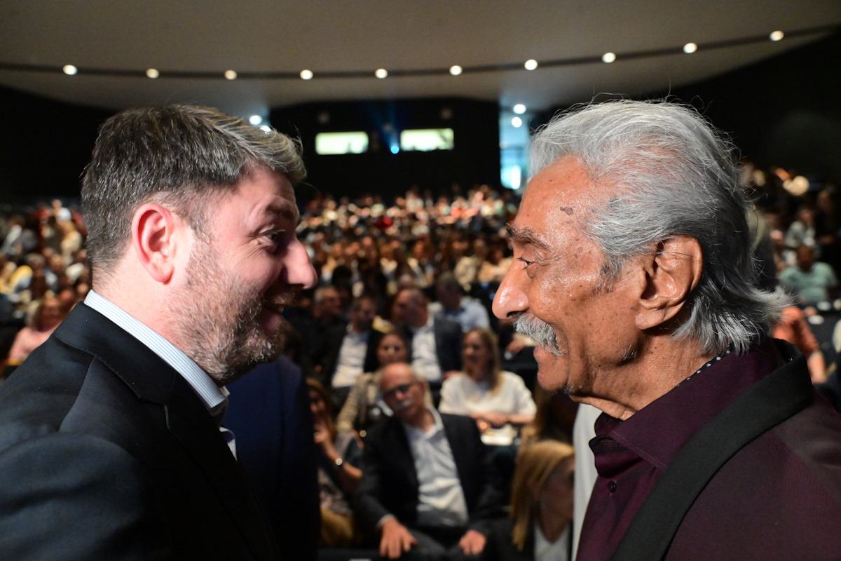 Παρουσίαση του βιβλίου του Νίκου Μιχαλόπουλου με τίτλο "Εμμανουήλ Καραλής, Όταν κοιτάς από ψηλά", στο Κολλέγιο Αθηνών