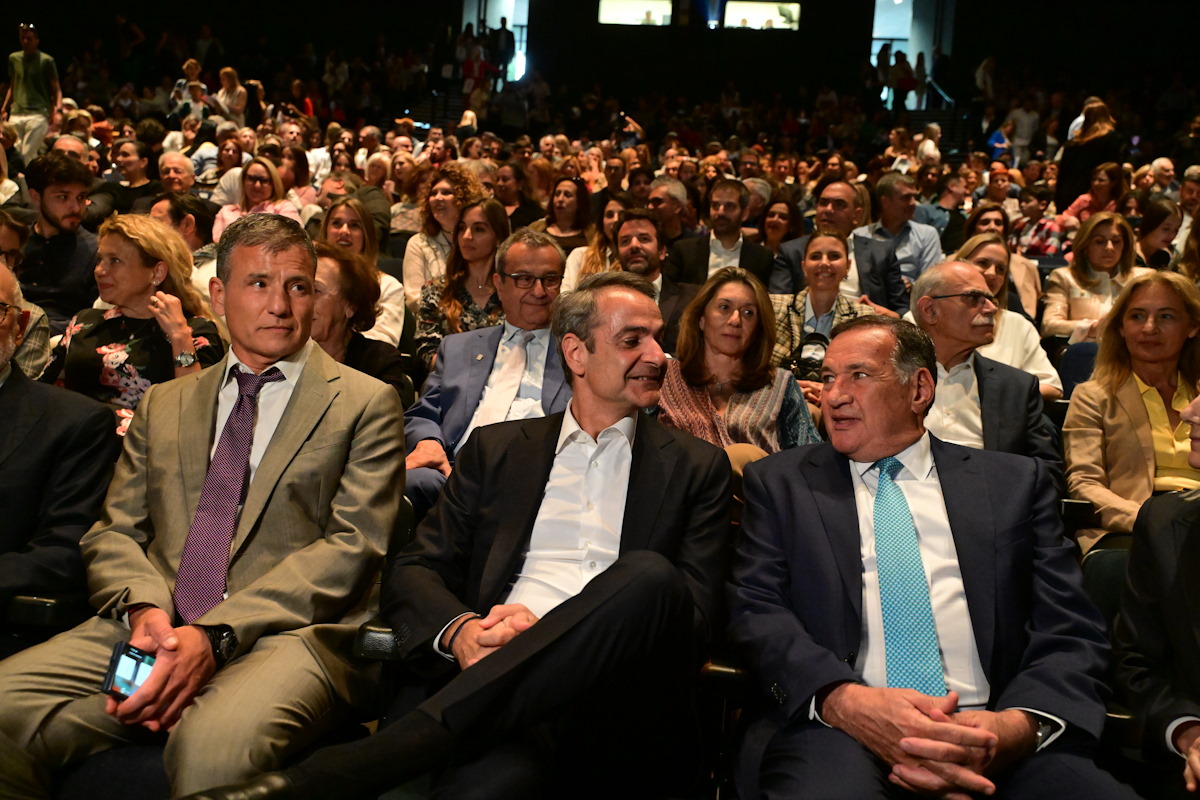 Παρουσίαση του βιβλίου του Νίκου Μιχαλόπουλου με τίτλο "Εμμανουήλ Καραλής, Όταν κοιτάς από ψηλά", στο Κολλέγιο Αθηνών