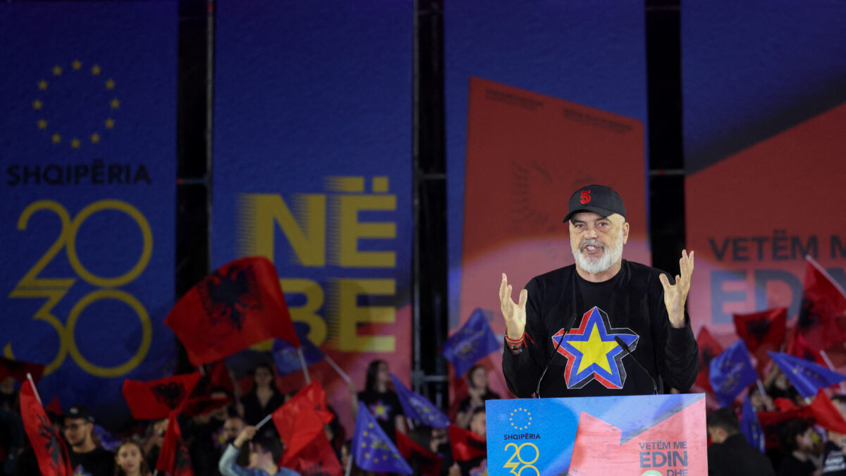 Ο πρωθυπουργός της Αλβανίας Έντι Ράμα σε προεκλογική συγκέντρωση