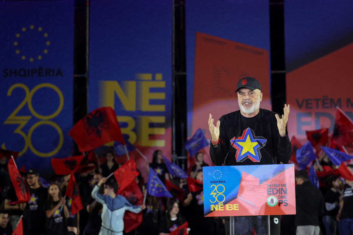 Ο πρωθυπουργός της Αλβανίας Έντι Ράμα σε προεκλογική συγκέντρωση