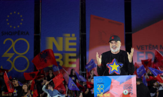 Ο πρωθυπουργός της Αλβανίας Έντι Ράμα σε προεκλογική συγκέντρωση