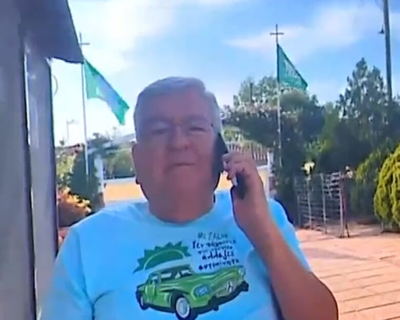 Επιχειρηματίας αγόρασε τη Mercedes του Ανδρέα Παπανδρέου – «Έχουμε κάνει πολλά χιλιόμετρα για το ΠΑΣΟΚ»