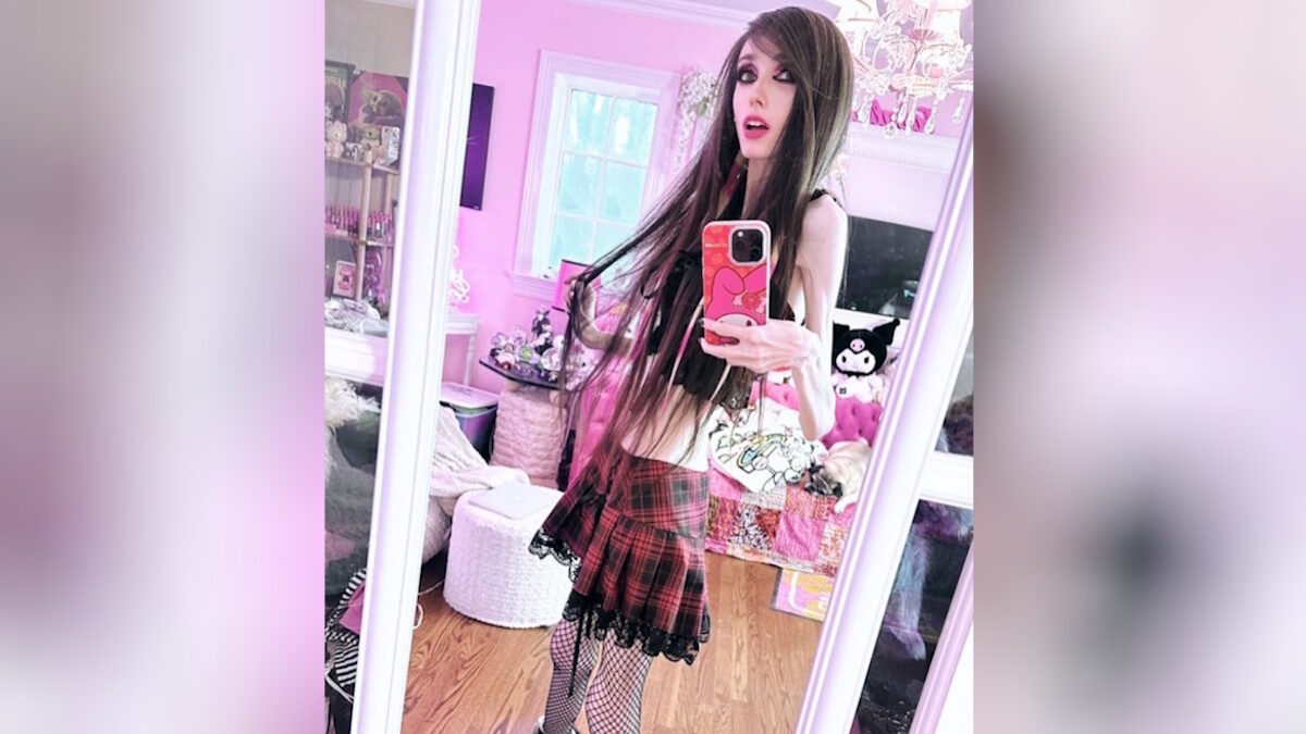 Η Eugenia Cooney