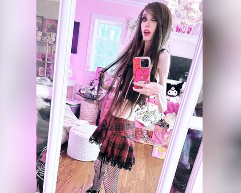 Eugenia Cooney: Η γνωστή influencer κατέρρευσε σε live μετάδοση – Οι φανς της «χτυπάνε το καμπανάκι» χρόνια