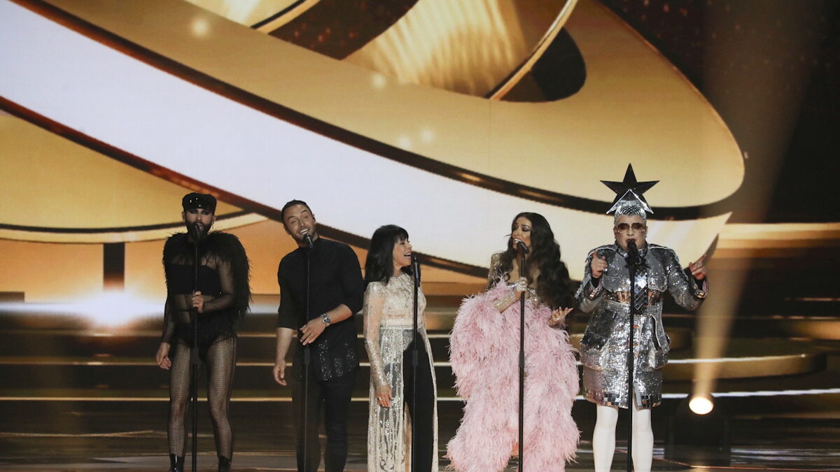 Οι πρώην συμμετέχοντες στην ESC, Conchita Wurst (l-r, sterreich), Mans Zelmerlow (Σουηδία), Gali Atari (Ισραήλ), Ελένη Φουρέιρα (Κύπρος) και Verka Serduchka (Ουκρανία) θα εμφανιστούν ως guest stars στον τελικό του διαγωνισμού τραγουδιού της Eurovision