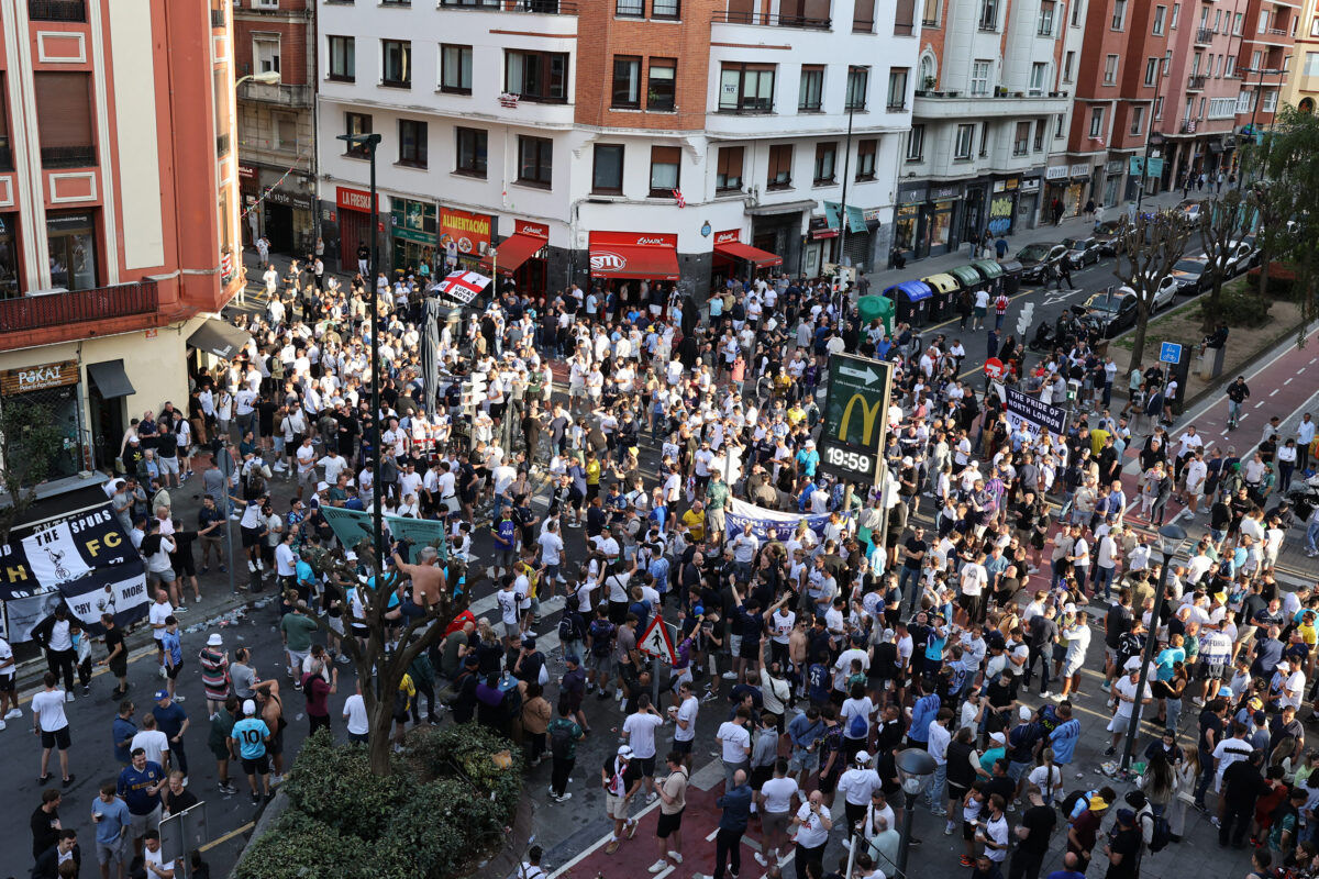 Οπαδοί της Τότεναμ στο Μπιλμπάο