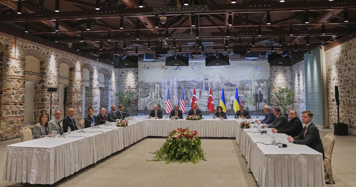 Κωνσταντινούπολη: Ολοκληρώθηκαν μετά από σχεδόν 2 ώρες οι συνομιλίες Ρωσίας – Ουκρανίας