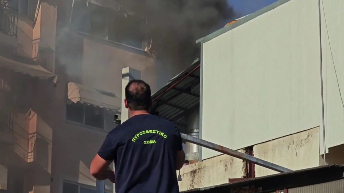 Η φωτιά, ευτυχώς δεν επεκτάθηκε σε παρακείμενα κτίρια