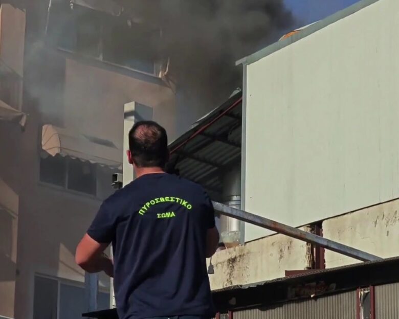Γκάζι: Φωτιά σε συγκρότημα καταστημάτων εστίασης  – Ξεκίνησε από το σύστημα εξαερισμού
