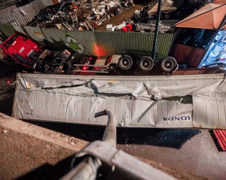 Το φορτηγό στην Πέτρου Ράλλη έπεσε στο ίδιο σημείο που είχε γίνει η θανατηφόρα παράσυρση της 12χρονης στη Θηβών