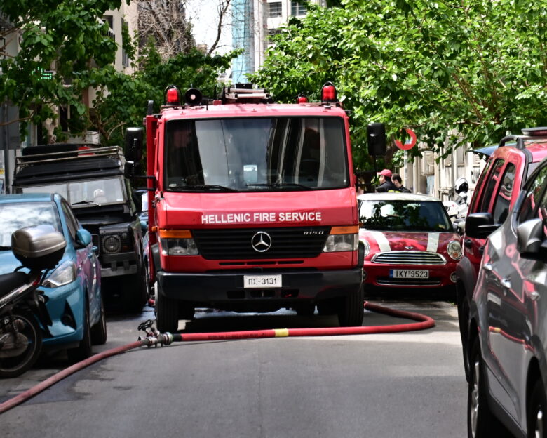 Πρέβεζα: Νεκρή ηλικιωμένη μετά από φωτιά σε σπίτι – Την καταπλάκωσε η σκεπή, στο νοσοκομείο άλλη μια γυναίκα