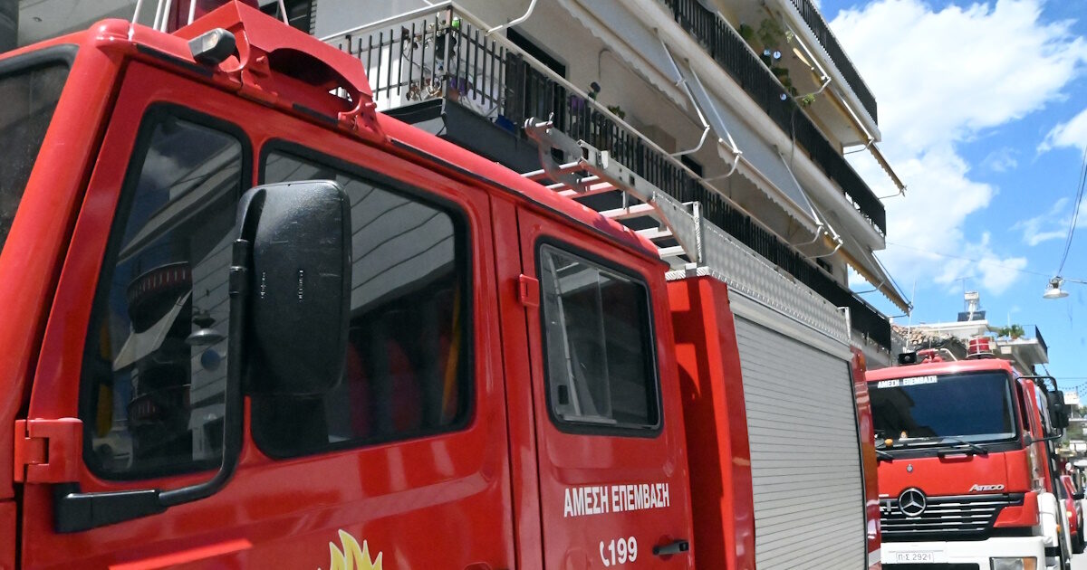 Thessaloniki: Fire in two garbage trucks in parking in Pylea
