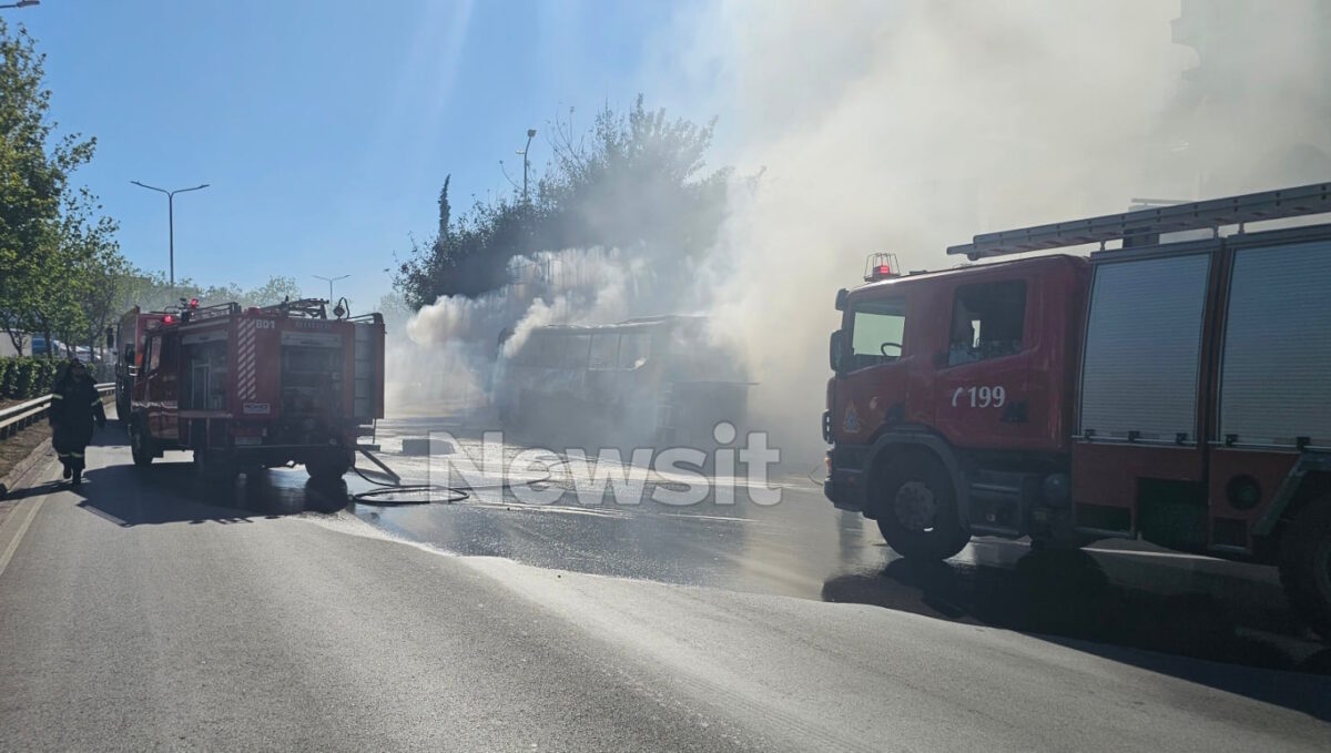 Φωτιά σε λεωφορείο στο Χαϊδαρι
