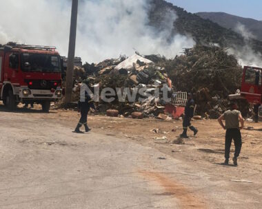 Φωτιά σε σκουπίδια και λάστιχα στο Μαρκόπουλο