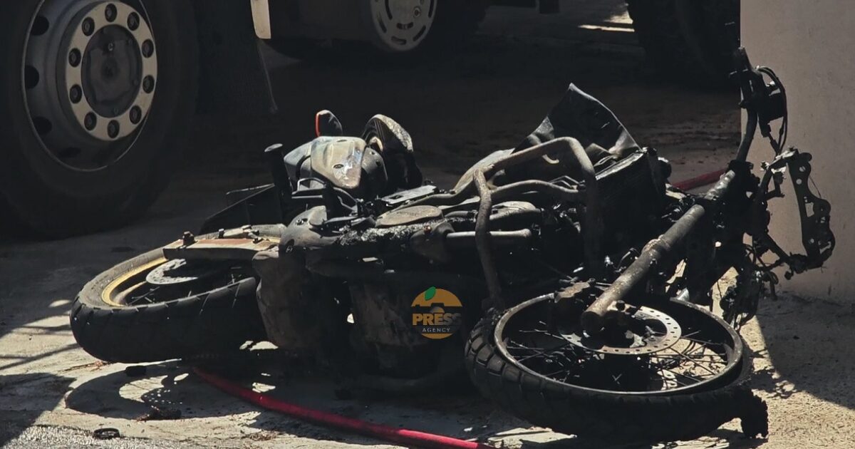 Φωτιά σε μοτοσικλέτα της ομάδας ΔΙΑΣ στη λεωφόρο Ηρακλείου