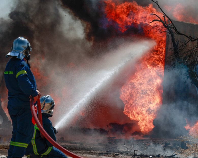 Φωτιά στον Ασπρόπυργο στην περιοχή Σοφό: Στο σημείο μεγάλη πυροσβεστική δύναμη