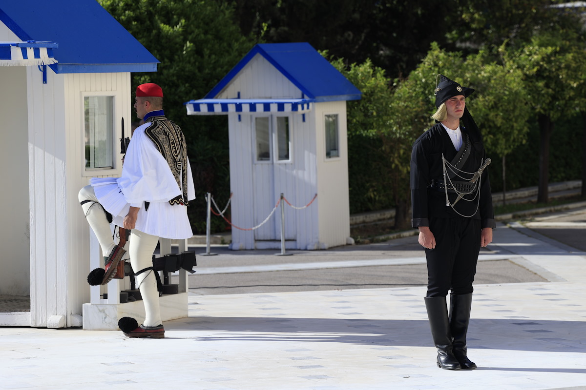 Wreath laying at the Monument of the Unknown Soldier by the Pontilary Federation of Greece (WTO) and the Change of Presidential Guard with Pontian Evzones for the Day of Remembrance of the Genocide of the Greeks of Pontus