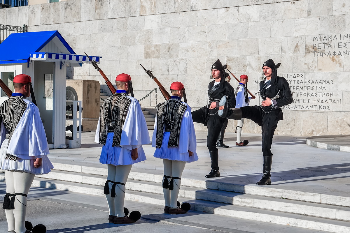 Wreath laying at the Monument of the Unknown Soldier by the Pontilary Federation of Greece (WTO) and the Change of Presidential Guard with Pontian Evzones for the Day of Remembrance of the Genocide of the Greeks of Pontus