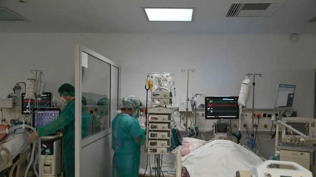 Γιατροί σε χειρουργείο