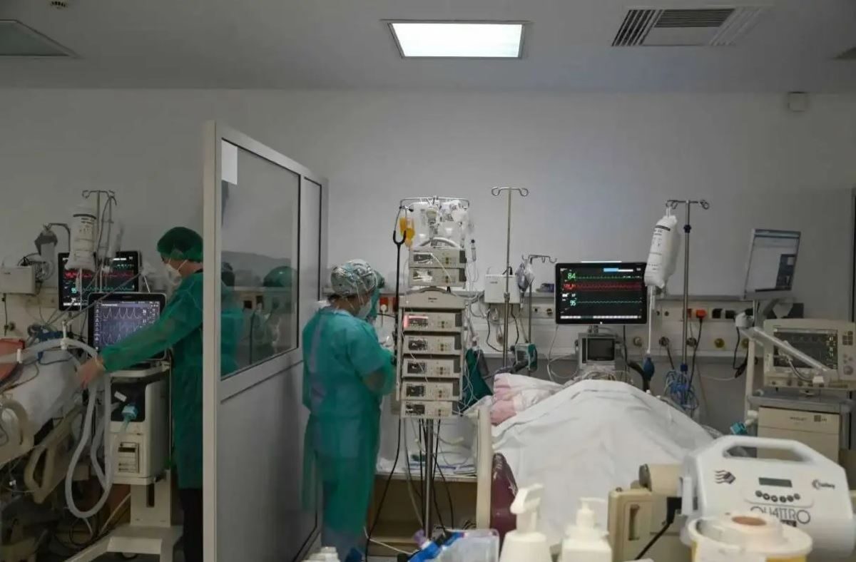 Γιατροί σε χειρουργείο