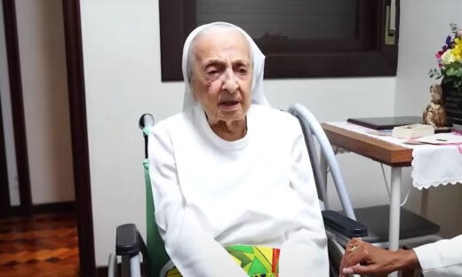 Η καλόγρια Ινά Καναμπάρο Λούκας