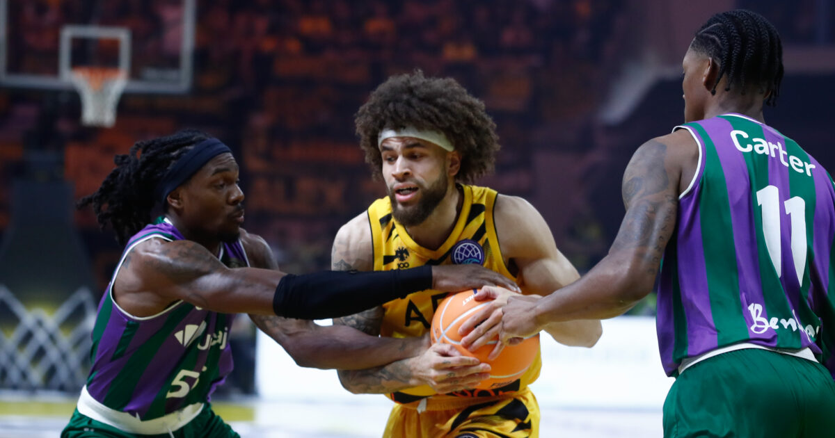 AEK – Malaga Live The second semifinal of the Basketball Champions League Final Four