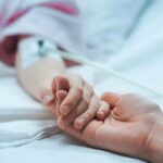 Λάρισα: «Είμαστε δύσκολα» – Παραμένει στην εντατική ο 9χρονος που πνίγηκε από πορτοκάλι
