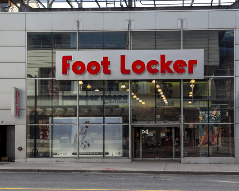 Η Foot Locker εξαγοράζεται έναντι 2,4 δισ. δολάρια από την Dick’s Sporting Goods