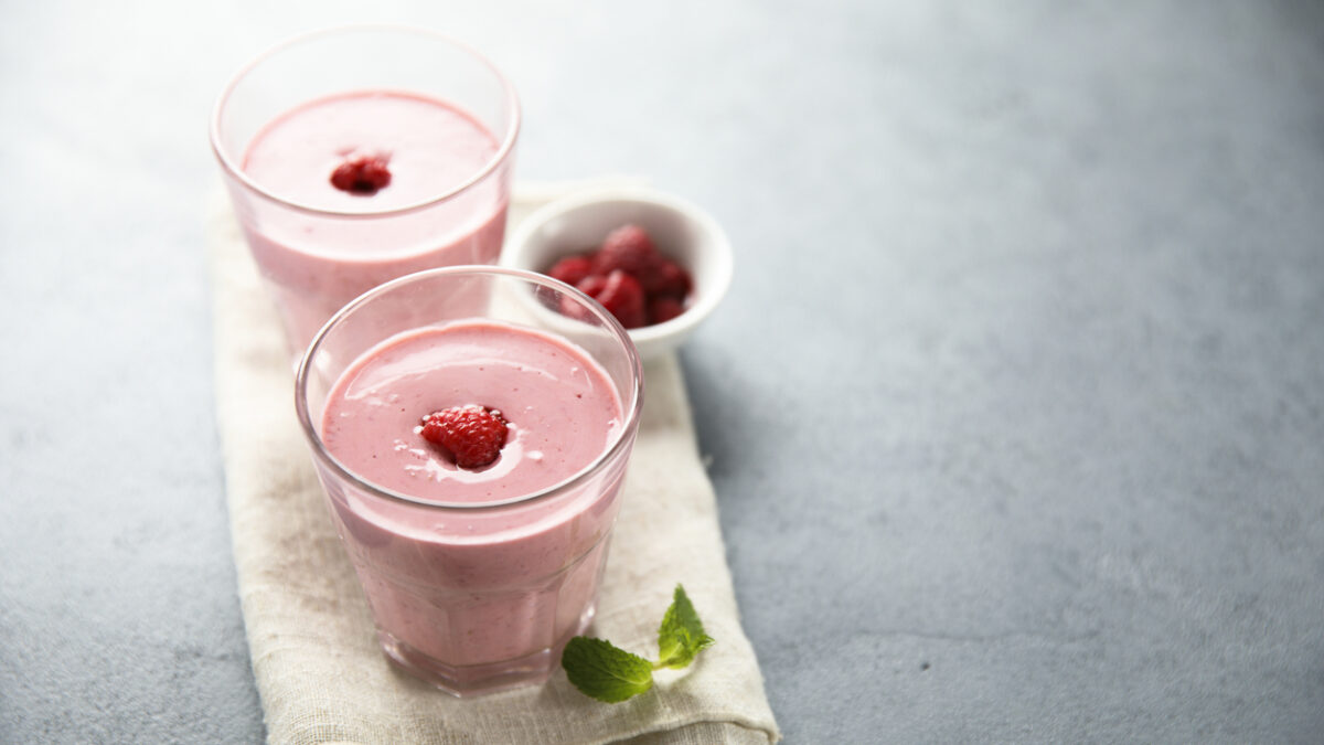 Smoothie με κεφίρ και κόκκινα φρούτα