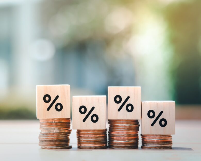 Σε target maturity και έντοκα γραμμάτια στρέφει τους καταθέτες η πτώση των επιτοκίων