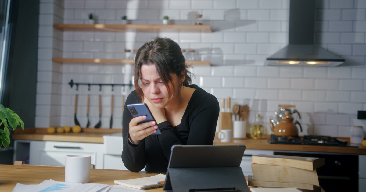 Cervical and Smartphones: How to avoid pain