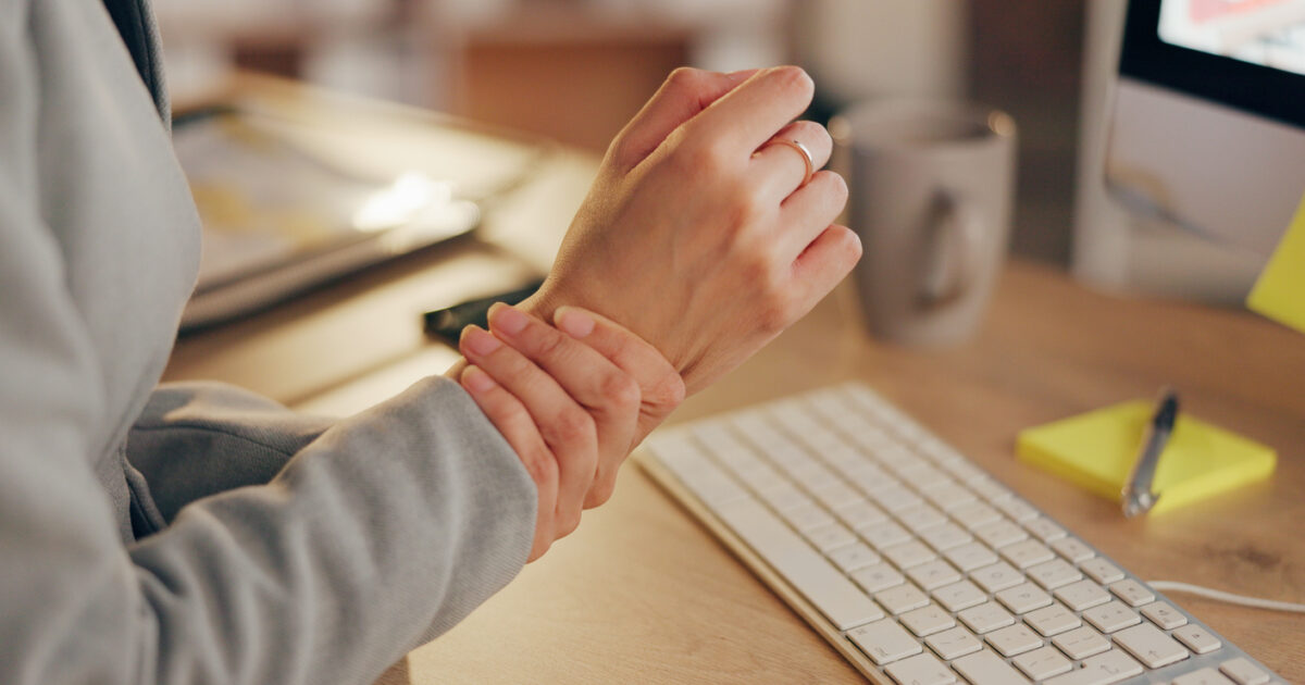 Carpal Tube Syndrome: The 5 main symptoms and way to treat it