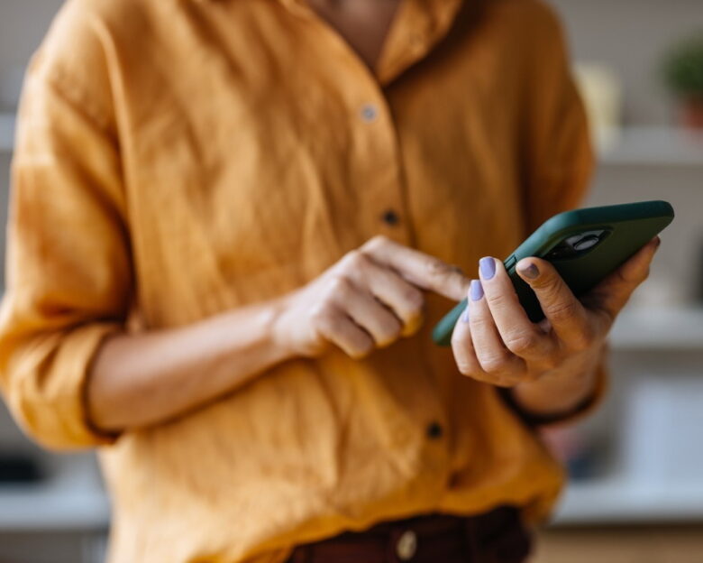 ΑΑΔΕ: Προσοχή σε παραπλανητικά SMS στο κινητό – Το μήνυμα για δήθεν επιδότηση πρόνοιας που πρέπει να αγνοήσετε