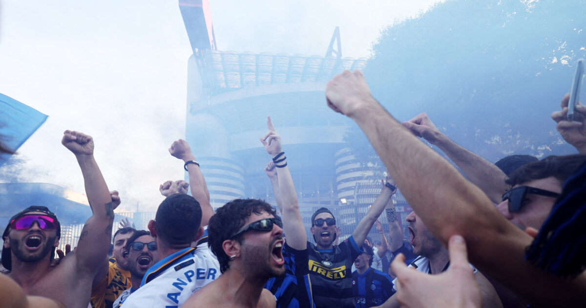 Paris Saint -Germain – Inter: Amazing images with fans of “Nerazzurri” in Machas and Duomo Square