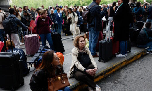 Οι επιβάτες εγκλωβισμένοι στον σταθμό Atocha στη Μαδρίτη