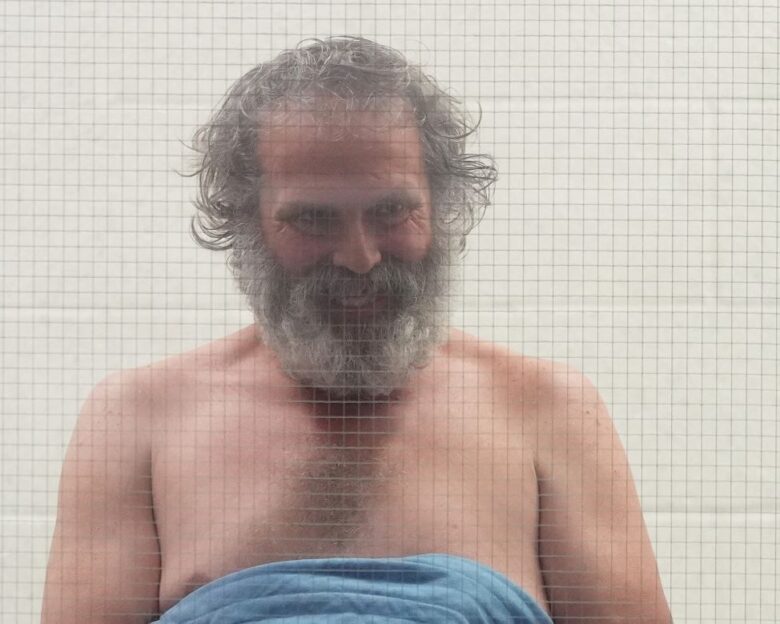 Τζένιφερ Άνιστον: O stalker της ηθοποιού εμφανίστηκε γυμνός στο δικαστήριο