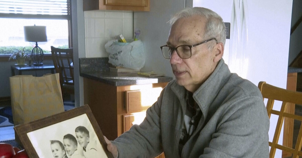 Πάπας Λέων: «Αν δεν ήμουν στο κρεβάτι μπορεί να είχα καταρρεύσει» λέει ο αδερφός του νέου Ποντίφικα για το αποτέλεσμα