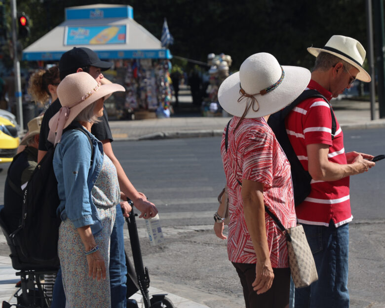 Καιρός: Ανεβαίνει κατακόρυφα η θερμοκρασία το Σάββατο – Συνθήκες καύσωνα στην Κρήτη με 42άρια