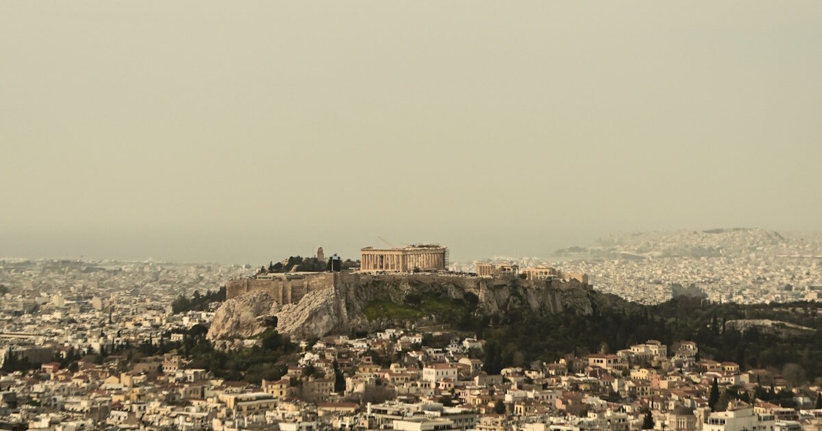 Καιρός αύριο: Αποπνικτική ζέστη έως 32 βαθμούς, με αφρικανική σκόνη και τοπικές βροχές